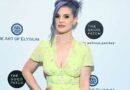 Kelly Osbourne Says She Wants Plastic Surgery for Christmas